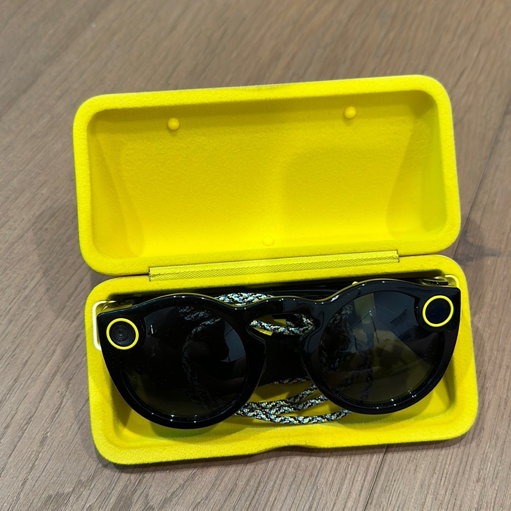 Snapchat Spectacles v1